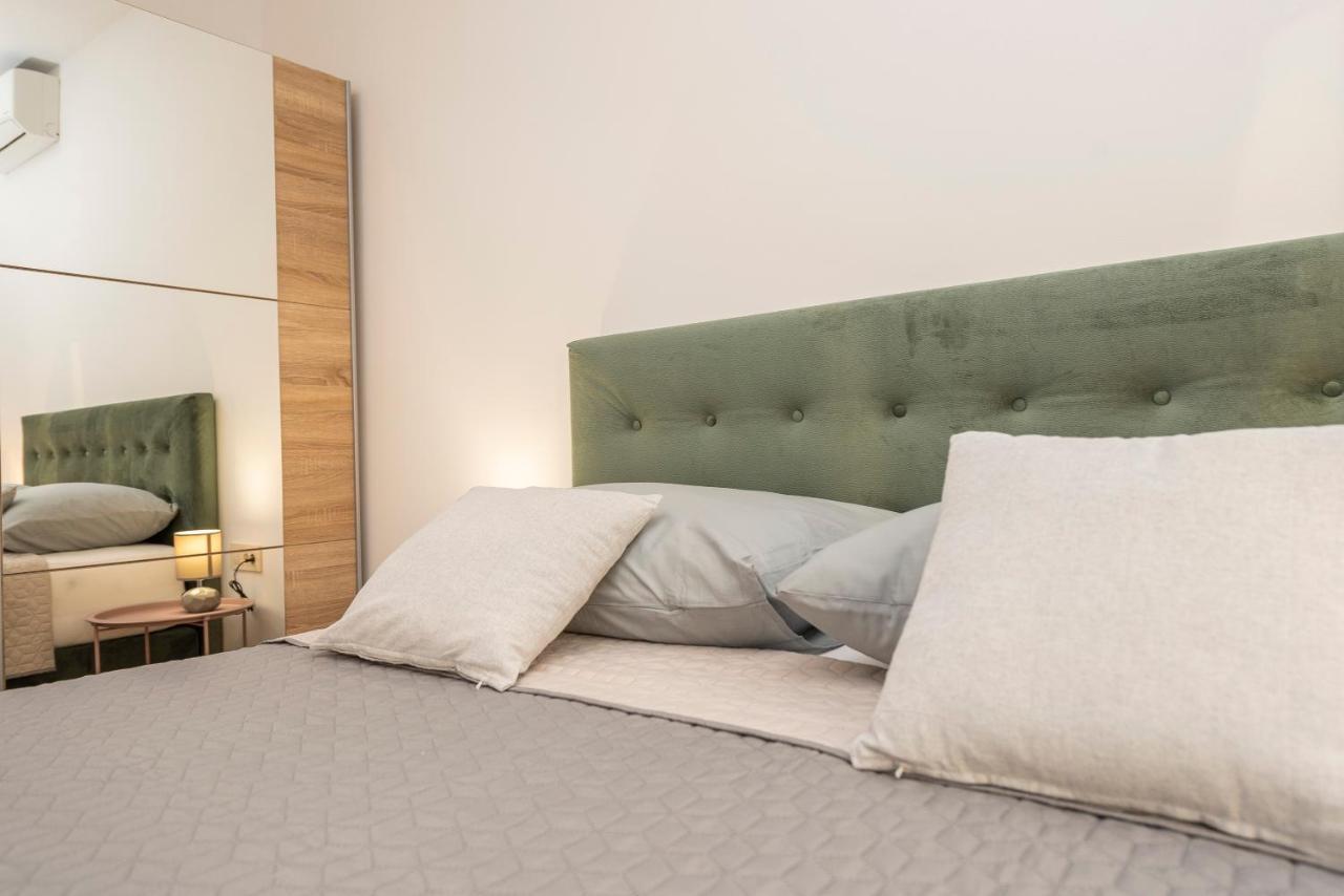 Villa Eni Apartments 1 Мандре Екстер'єр фото