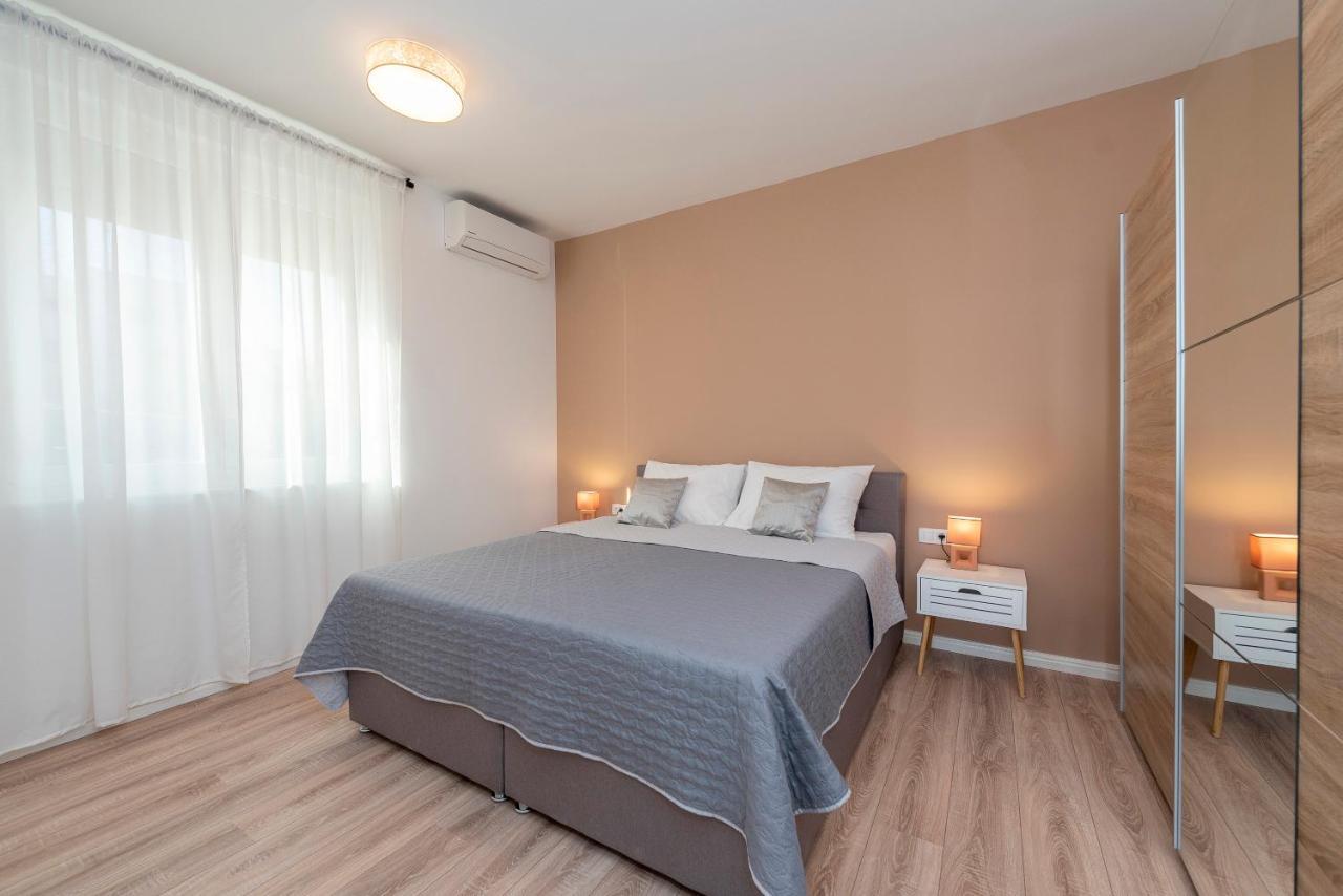 Villa Eni Apartments 1 Мандре Екстер'єр фото