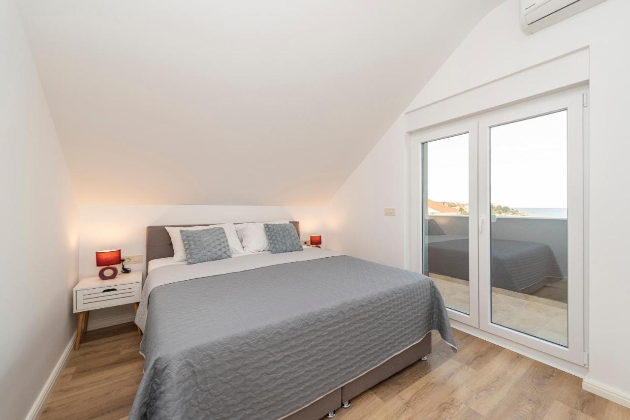 Villa Eni Apartments 1 Мандре Екстер'єр фото