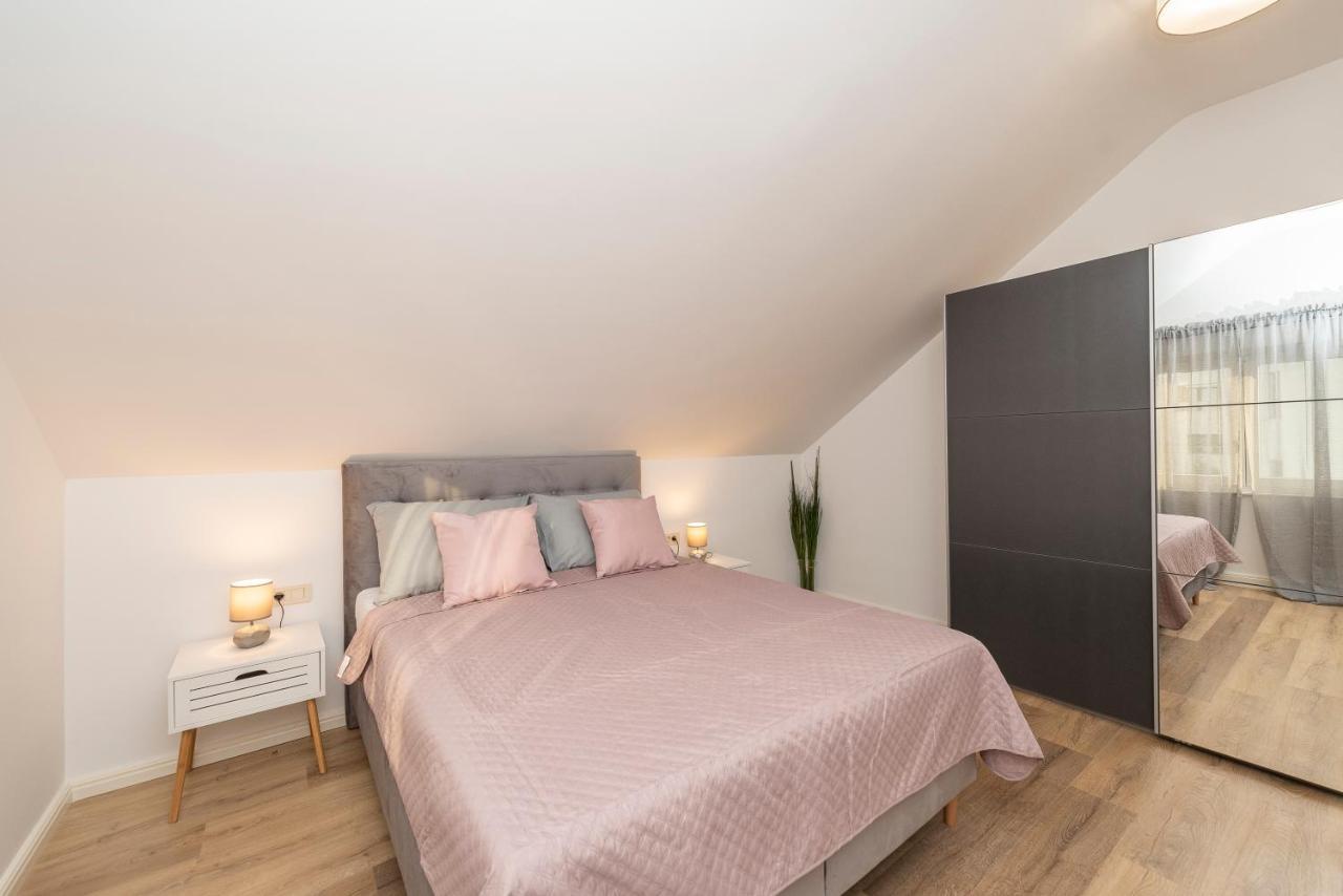 Villa Eni Apartments 1 Мандре Екстер'єр фото
