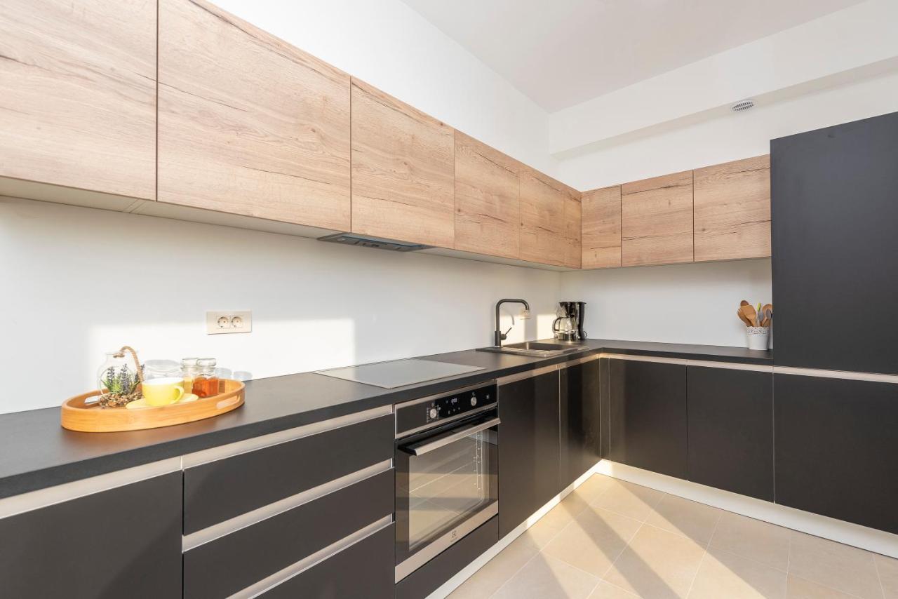 Villa Eni Apartments 1 Мандре Екстер'єр фото