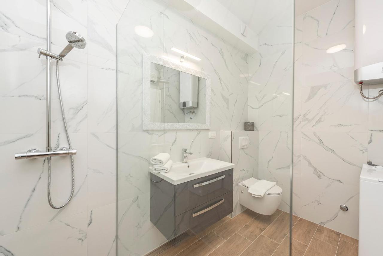 Villa Eni Apartments 1 Мандре Екстер'єр фото