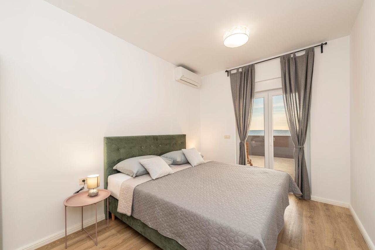 Villa Eni Apartments 1 Мандре Екстер'єр фото